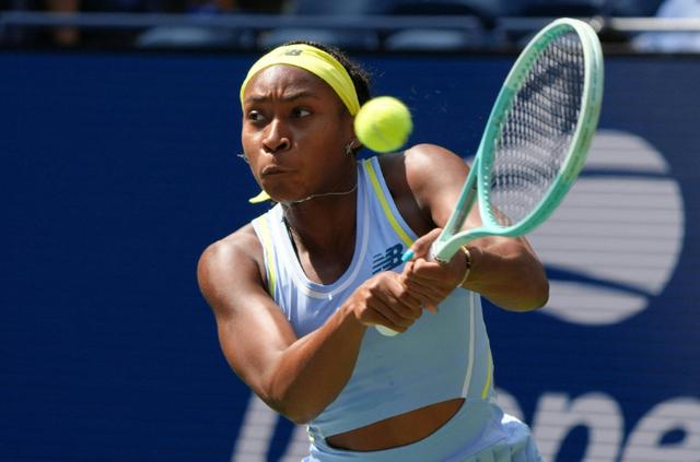 GEN碾压CLG，Gumayusi极限生还后反打焦点之战半决赛，强势挺进下一轮的简单介绍